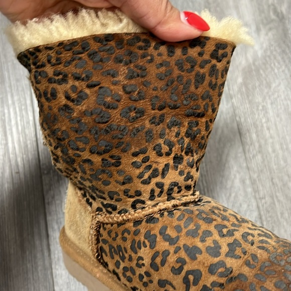 UGG Australia Girls' Leopard Bailey Bow Boots/ size 11 - Picture 10 of 12